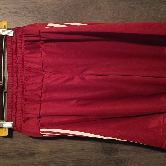 Men's size XL red Adidas shorts - Picture 5 of 6